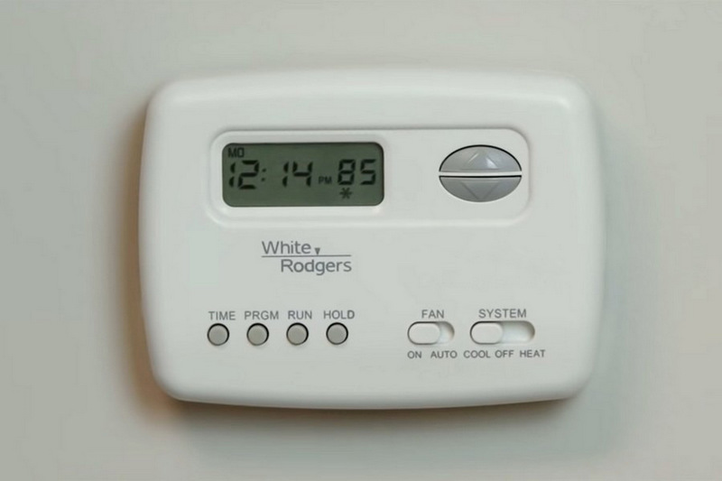 White Rodgers thermostat blinking snowflake